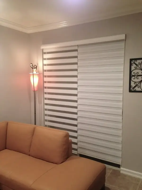 Day-and-night blind on a sliding door, Salwa